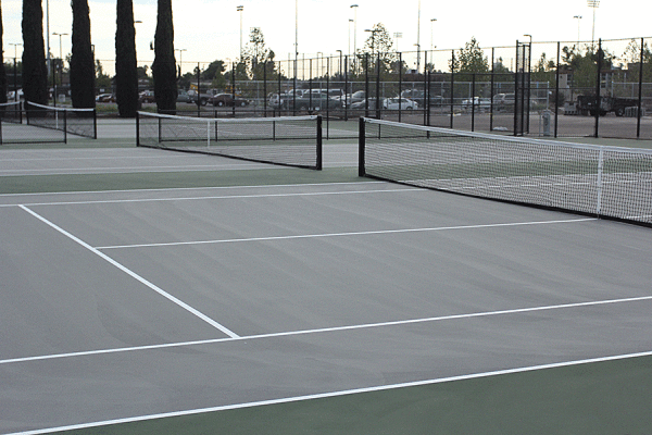 New+tennis+courts+to+arrive+on+schedule+