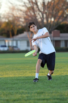 Senior Valentino Maes makes a pass during his practice at the University of Pacific, where he plays with the UOP ultimate team every Sunday. 