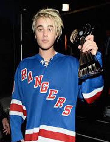 Justin Bieber gets bad feedback for new hairstyle at iHeartRadio Awards.