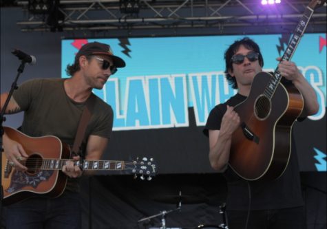 Tom Higgenson and Tim Lopez of Plain White T's performing as students record and sing along. (Kamaiya Quipp \ Stagg Online)