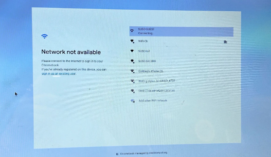 A student’s chromebook that was unable to connect to Wi-Fi on Tuesday. Wi-Fi was out throughout the whole district on Tuesday, but was restored the next day. (Aaliyah Leon / Stagg Online)