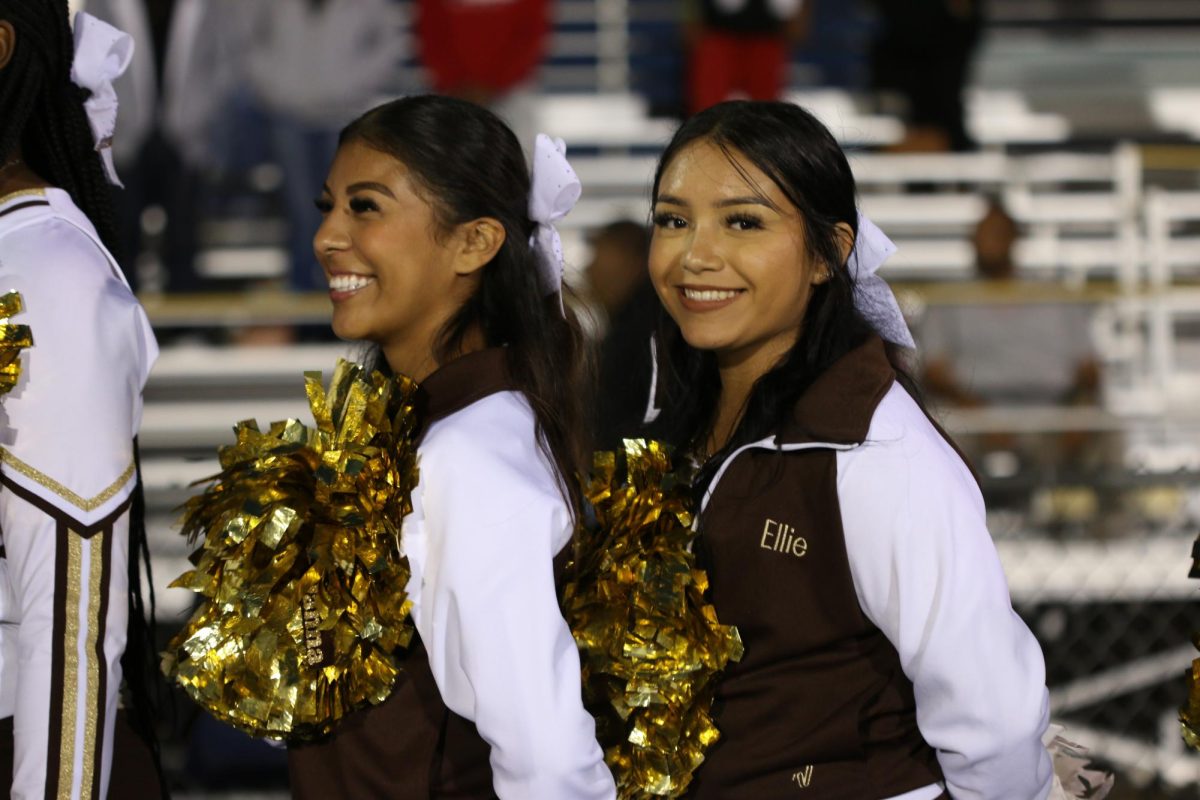Varsity cheerleaders. Aaliyah Leon/ Stagg Online
