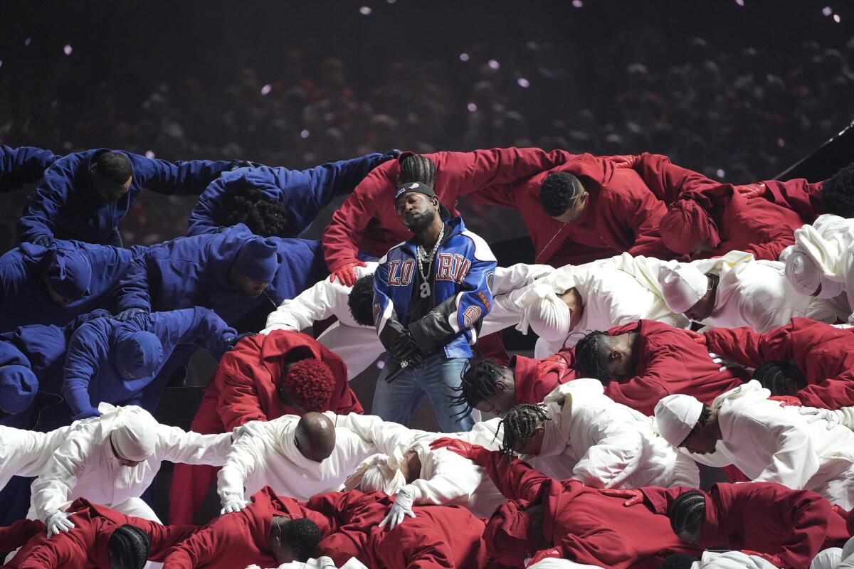 Kendrick Lamar performs “HUMBLE” onstage at Super Bowl 59 in New Orleans, Louisiana on Feb 9, 2025. Many commentators speculate that he was looking at current president Donald J. Trump.  (Source: Mills/The New York Times)
(Andrew Casuco / StaggOnline)